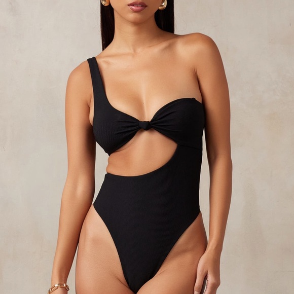 MBM swim - Picture 2 of 5